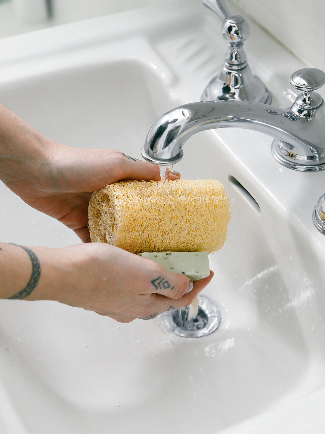 BODY SCRUB LOOFAH